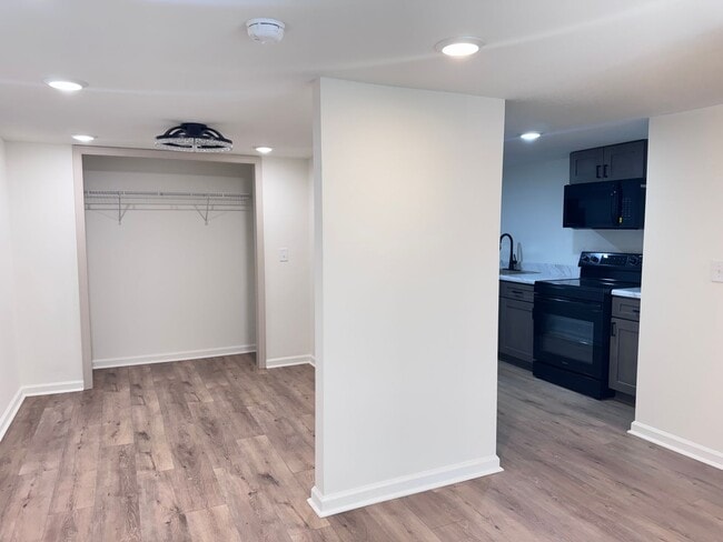 Photo - 19 Proctor Dr Unit 3 (studio)