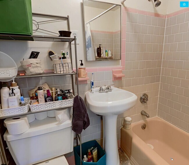 Photo - 1069 Beacon St Unidad 7