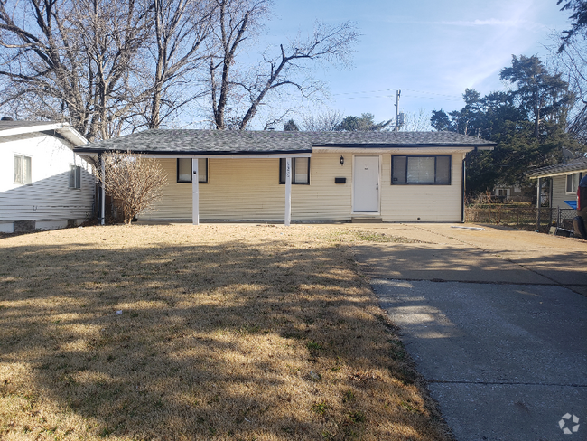 Building Photo - 10236 Lilac Ave Rental