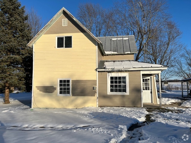 Building Photo - 102 Walnut St Rental