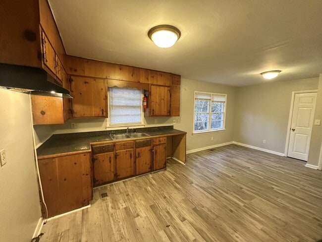 Photo - 1045 Waverly St