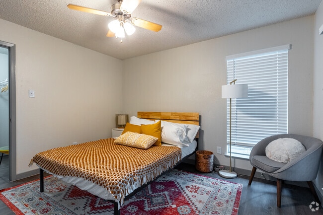1BR, 1BA - 760SF - Bedroom
