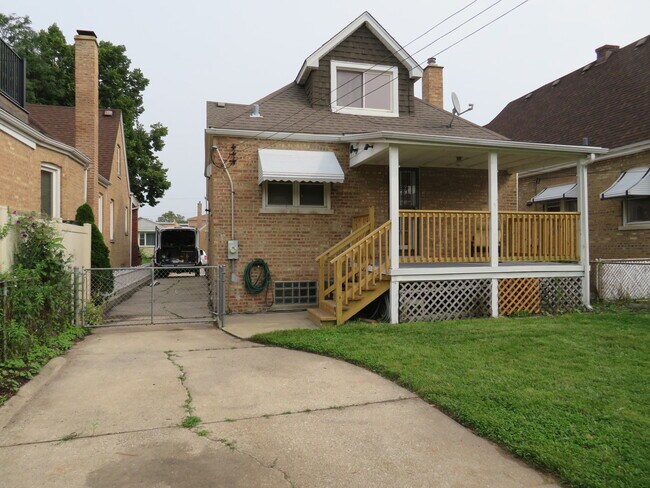 Photo - 6957 W Fletcher St