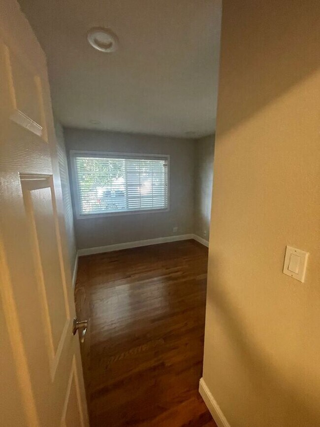 Photo - Great 3 Bedrooms 1 Bath home near Lake Chabot