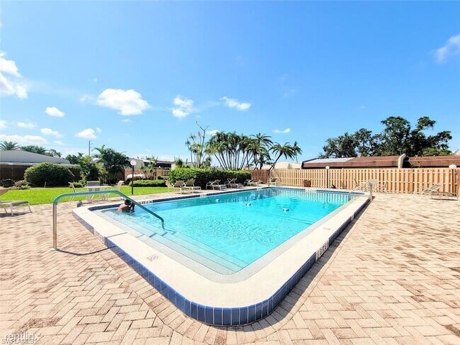 Photo - 2 br, 2 bath Condo - 6300 South Pointe Bou...