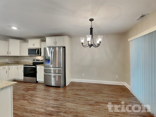 Photo - 223 Fieldstone Ln