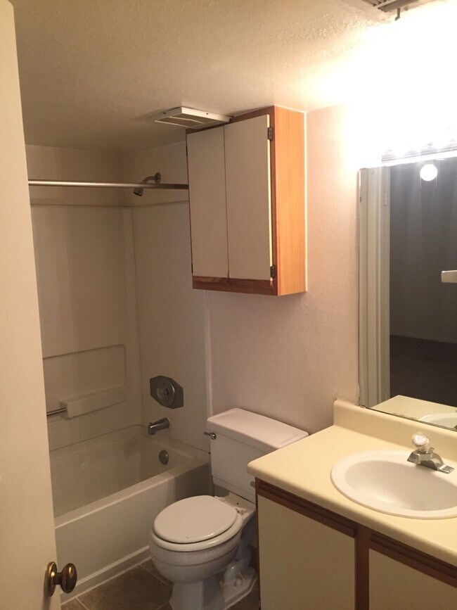 Photo - Spacious 2bed/2bath Condo For Rent at The ...