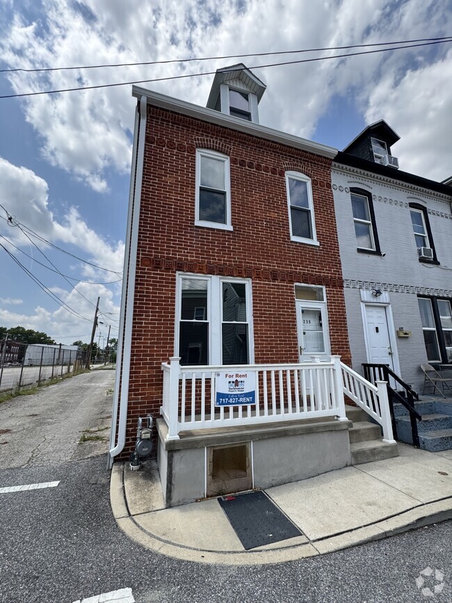 Building Photo - 239 Green St Rental
