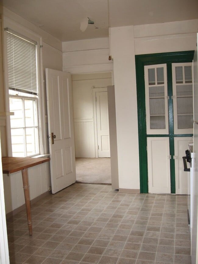 Photo - Great deal on a plex in Goose Hollow!