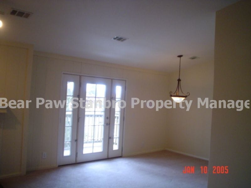 Two Bedroom, One Bath Condo near High School! - Two Bedroom, One Bath Condo near High School! Unidad #202