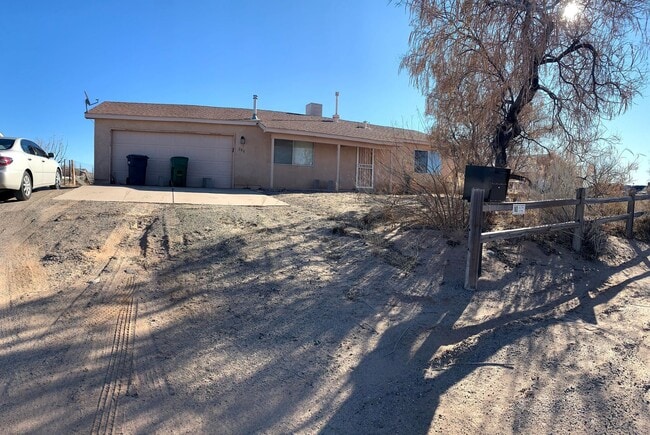 Building Photo - Quite and Quaint Rio Rancho Rental