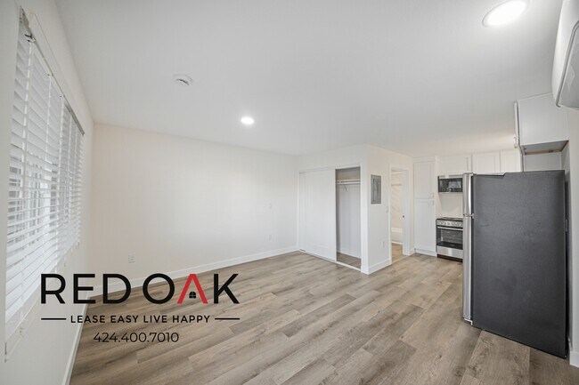 Photo - Welcoming Studio with Mini-Split, Open Flo... Unidad 113