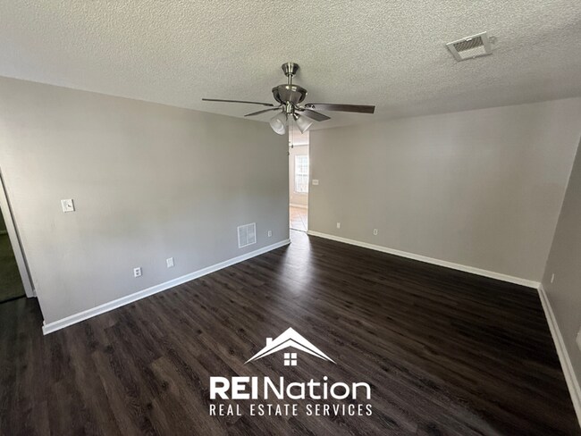 Move-In Ready 3BR Home in 38128 - Hardwood Floors, Attached Garage & Private Yard