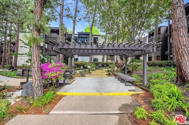 Photo - 7777 W 91st St Unit B2158