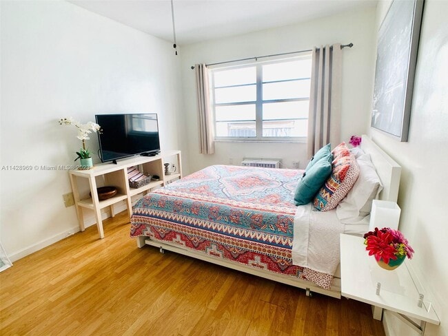 Photo - 3801 Indian Creek Dr Unit 305