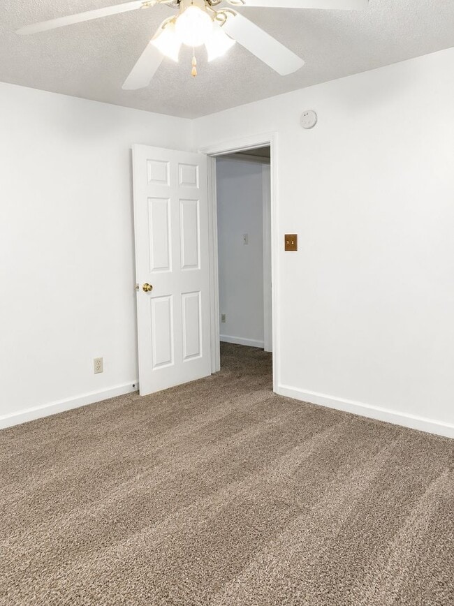 Photo - 2651 Derby Dr