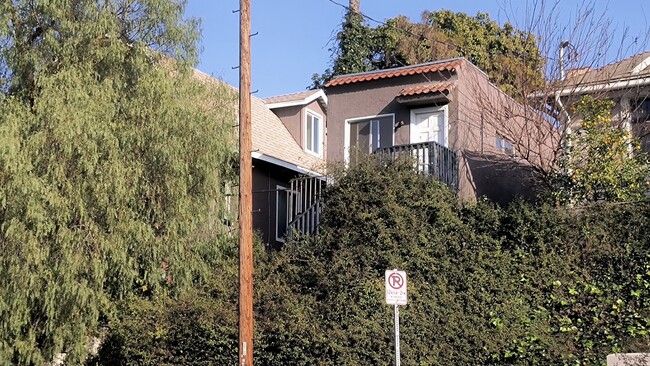 View from street - 1150 1/2 Sanborn Ave. House