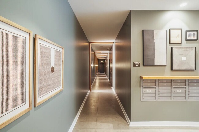 Photo - 830 N Milwaukee Ave