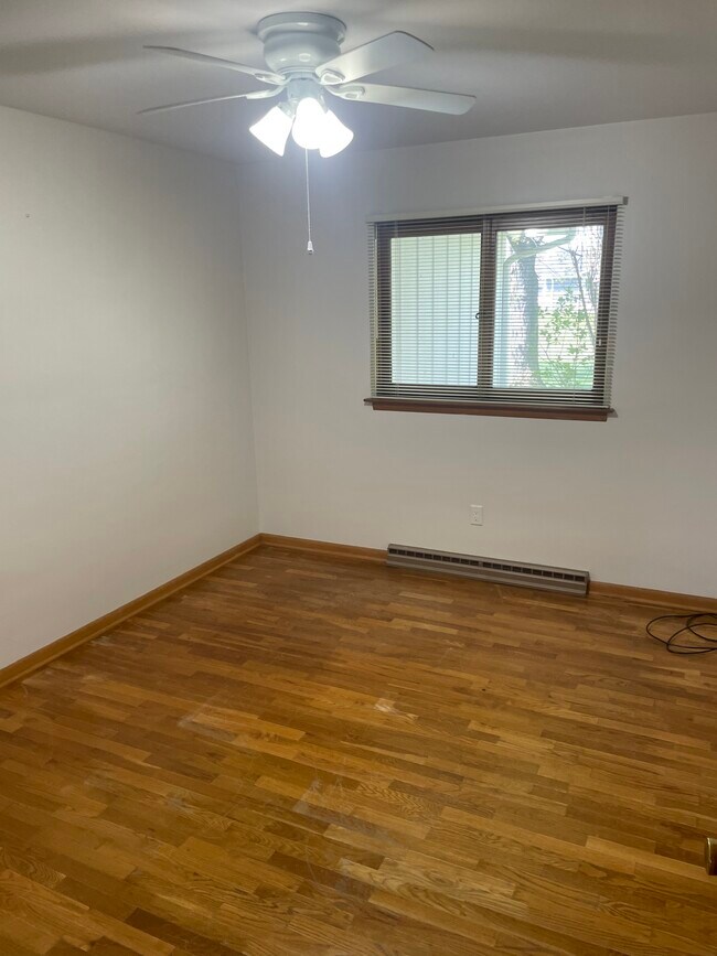 Photo - 4685 Mackinaw Rd