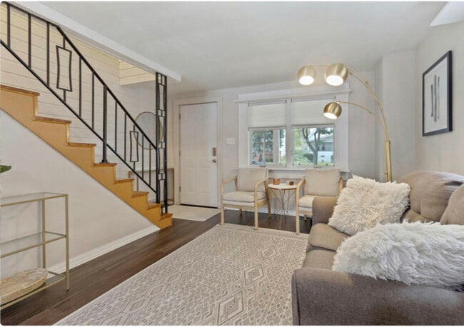 Photo - 141 S 75th St