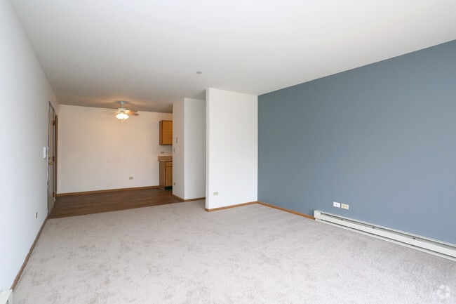 2BR, 1BA - Living Room