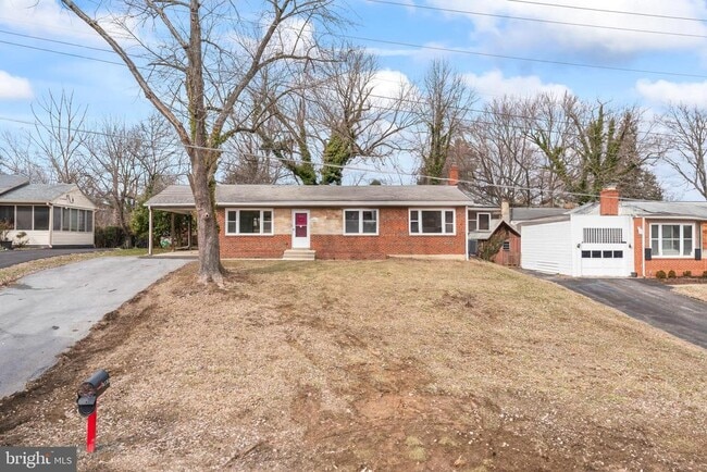 Photo - 4502 Henderson Rd