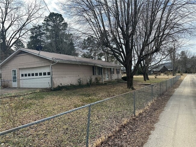 Photo - 101 Buffalo St