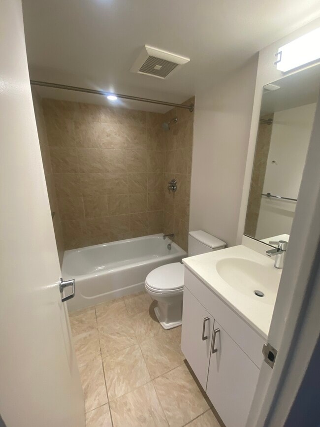 Photo - 295 Harvard St Unidad 1004