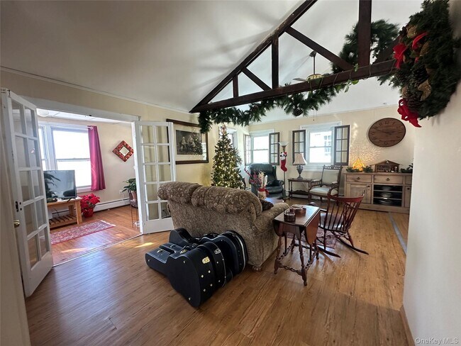 Photo - 496 Mountainview Ave