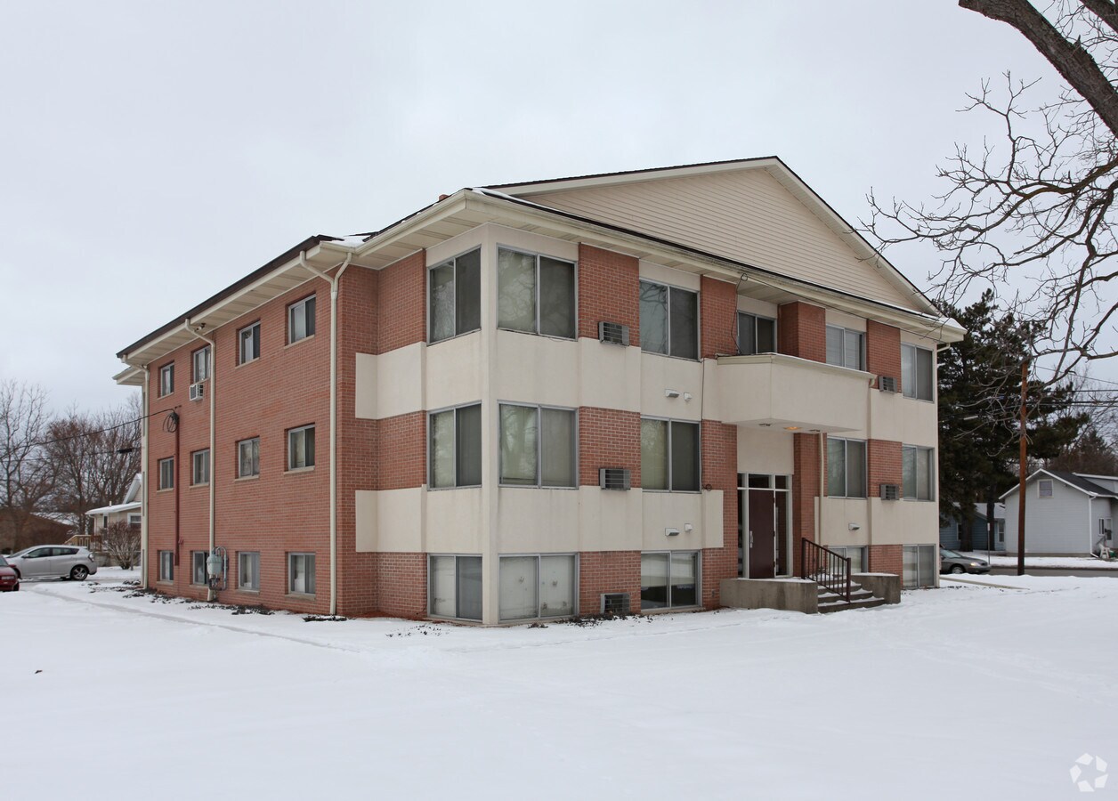 Photo - The Villager Apartments