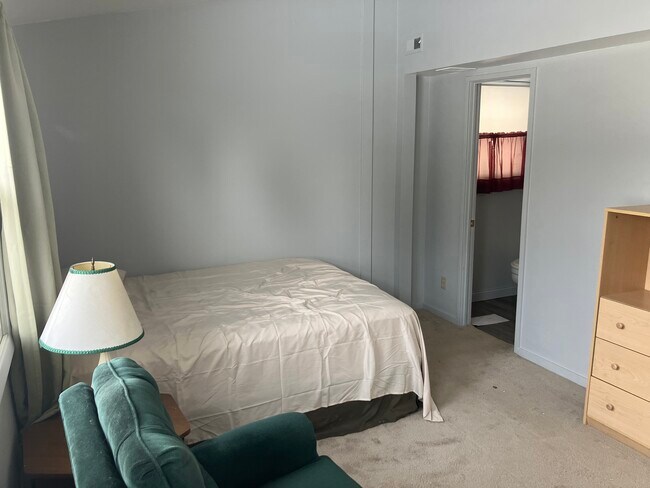 Photo - 116 Caribou St