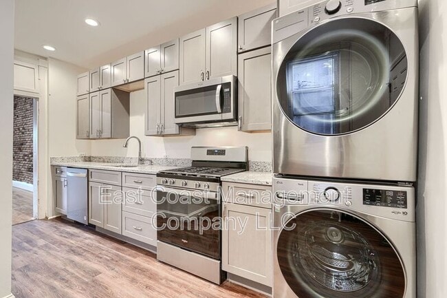 Building Photo - 2417 Maryland Ave Unit 1FL