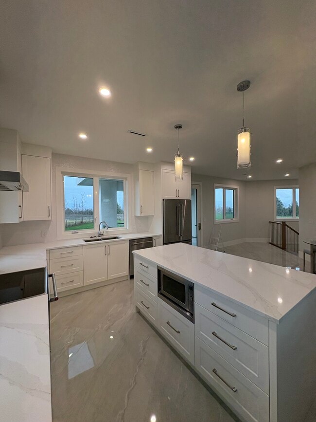 Photo - 3388 Ross Rd