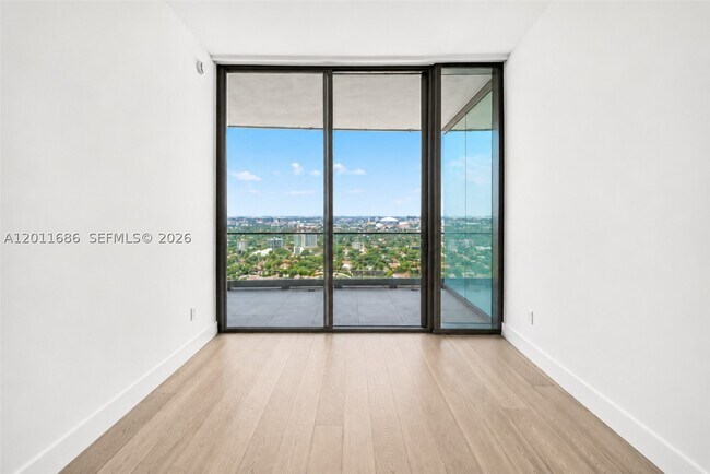 Photo - 175-125 3303 Unit 3303