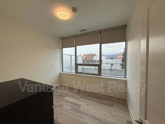 Photo - 1329-1329 Ellis St