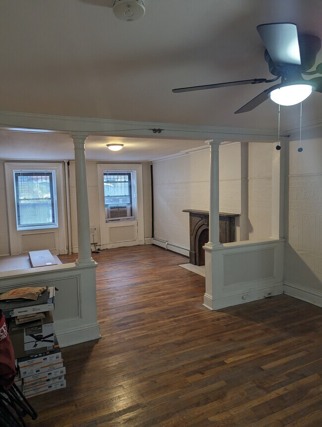 Photo - 134 Mercer St Unit #1 Parlour