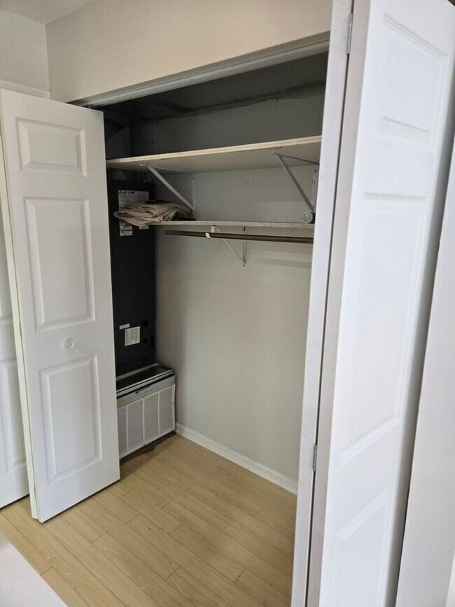 Photo - 1917 W 103rd St Unit 202