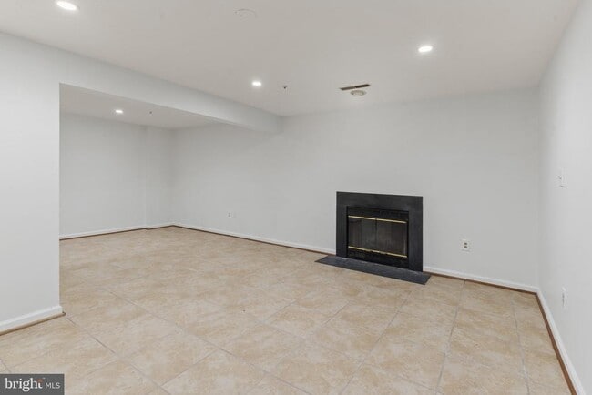 Photo - 6033 Grenfell Loop