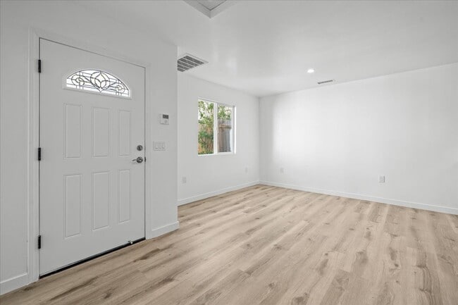 Photo - 4037 Madison Ave