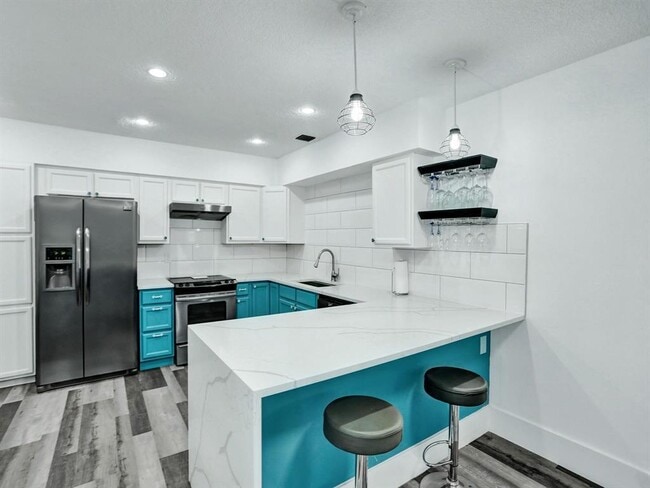 Photo - 708 NE 24th Ave