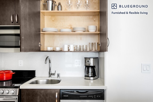 Photo - 899 Pine St Unidad SI FL7-ID237