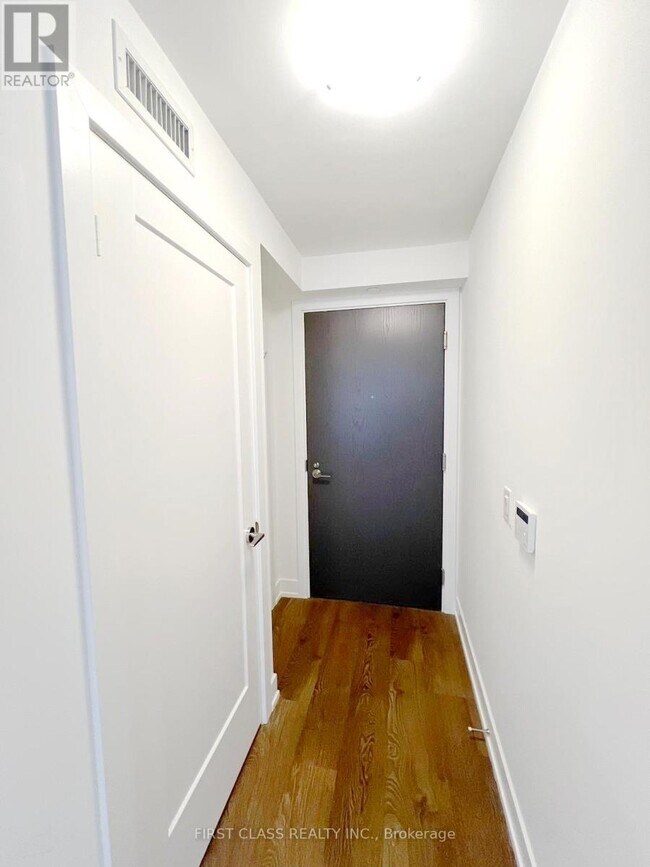 Photo - 5 Mabelle Ave Unité 2131