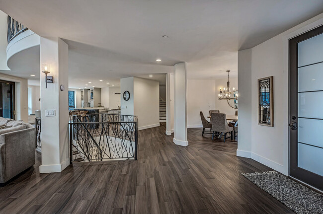 Building Photo - 50 N River Rd Rental