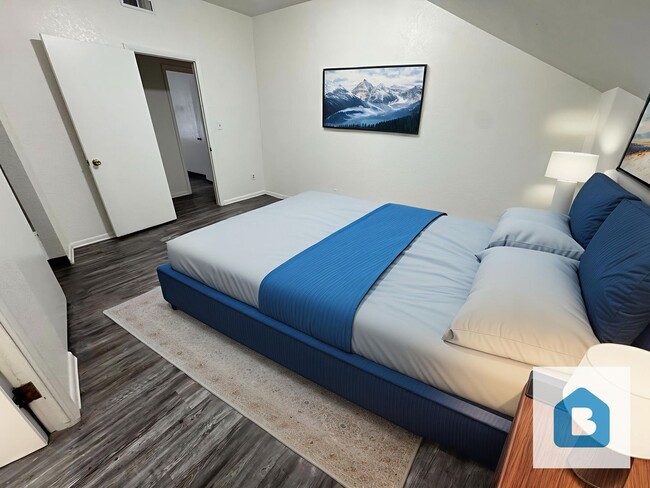 Photo - Experience the charm of Manitou Springs living in this spacious 2-bedroom, 2-bath apartment locat... Unidad 14 1/2 Ruxton #3