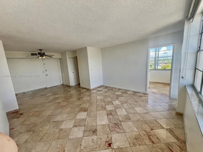 Photo - 2025 NE 164th St Unit 716