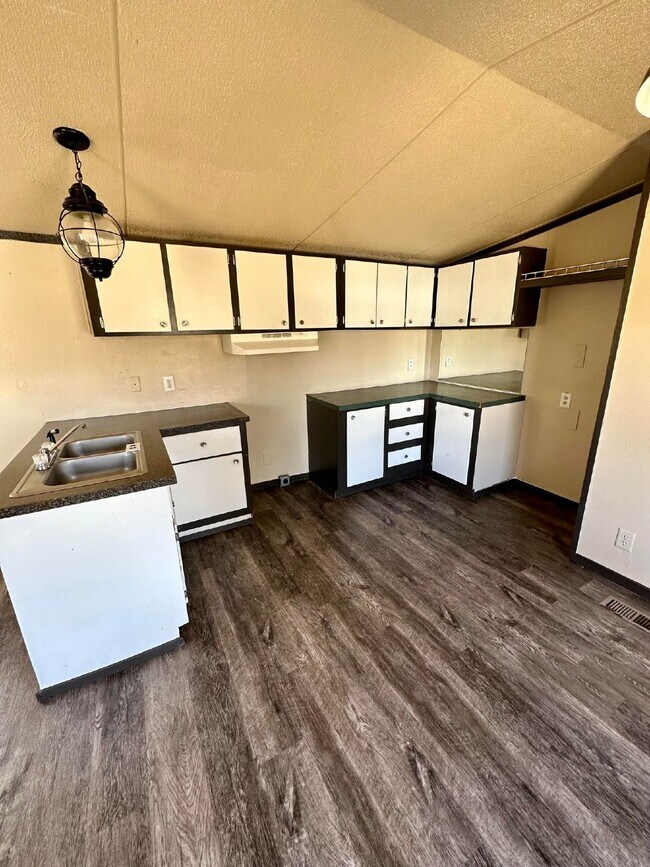 Photo - 3 Bedroom in great community in Woodward! Unit 14