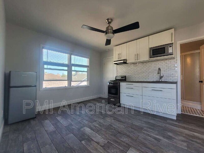 2100 36th St Unit B