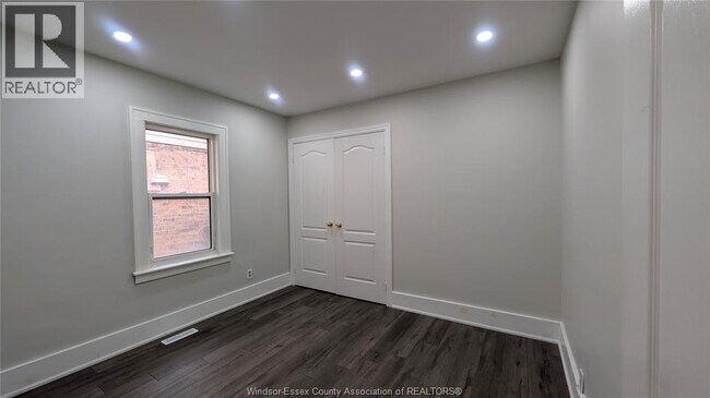 Photo - 3243 Millen St