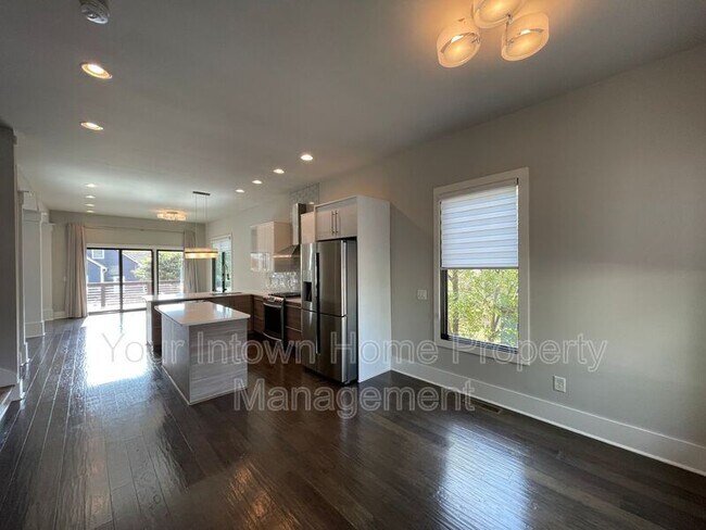 Photo - 213 South Ave SE