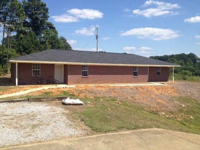 Photo - 133 Chesterville Rd Apartments